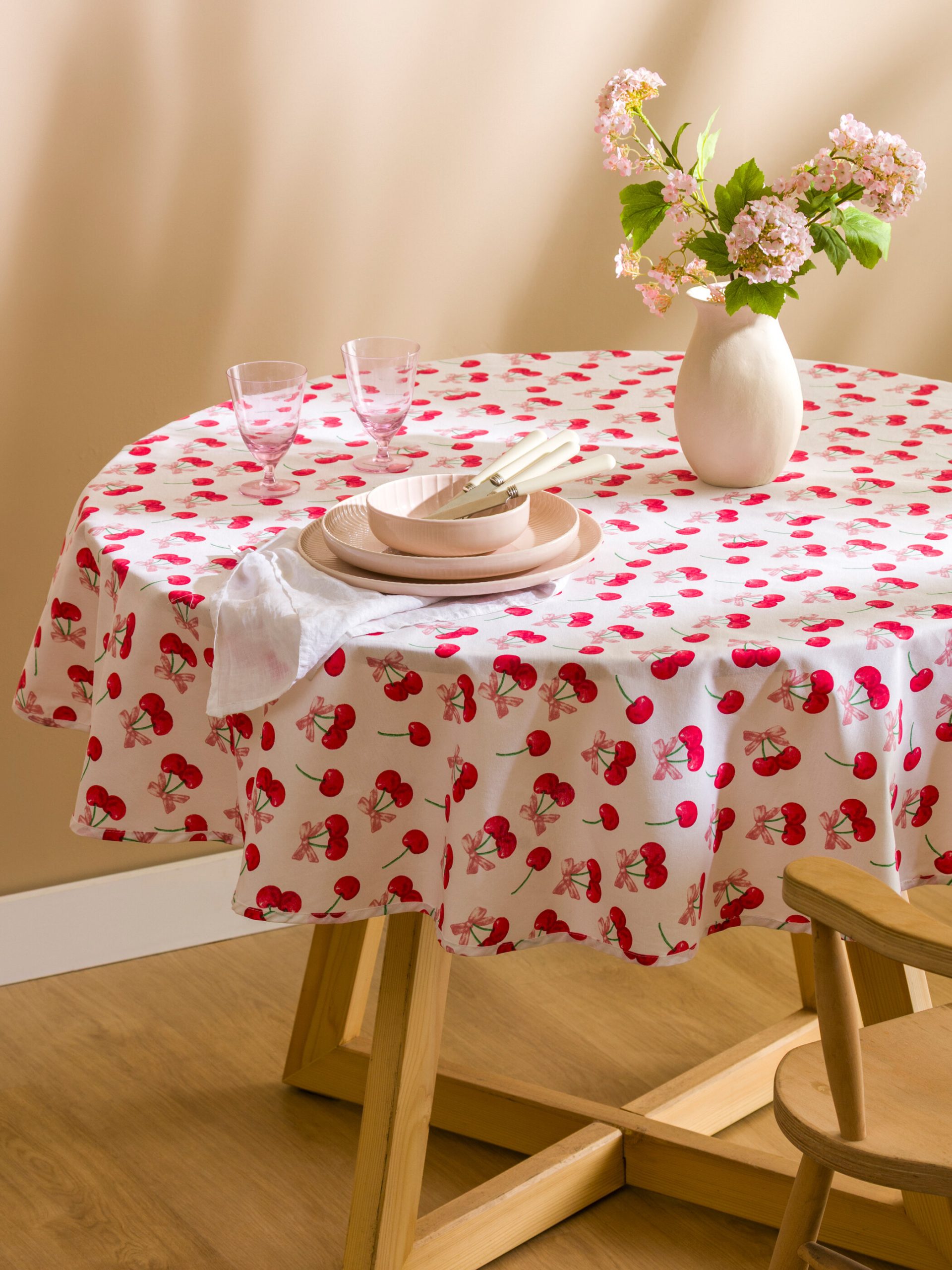 Cherry Printed Tablecloth 150x150 cm