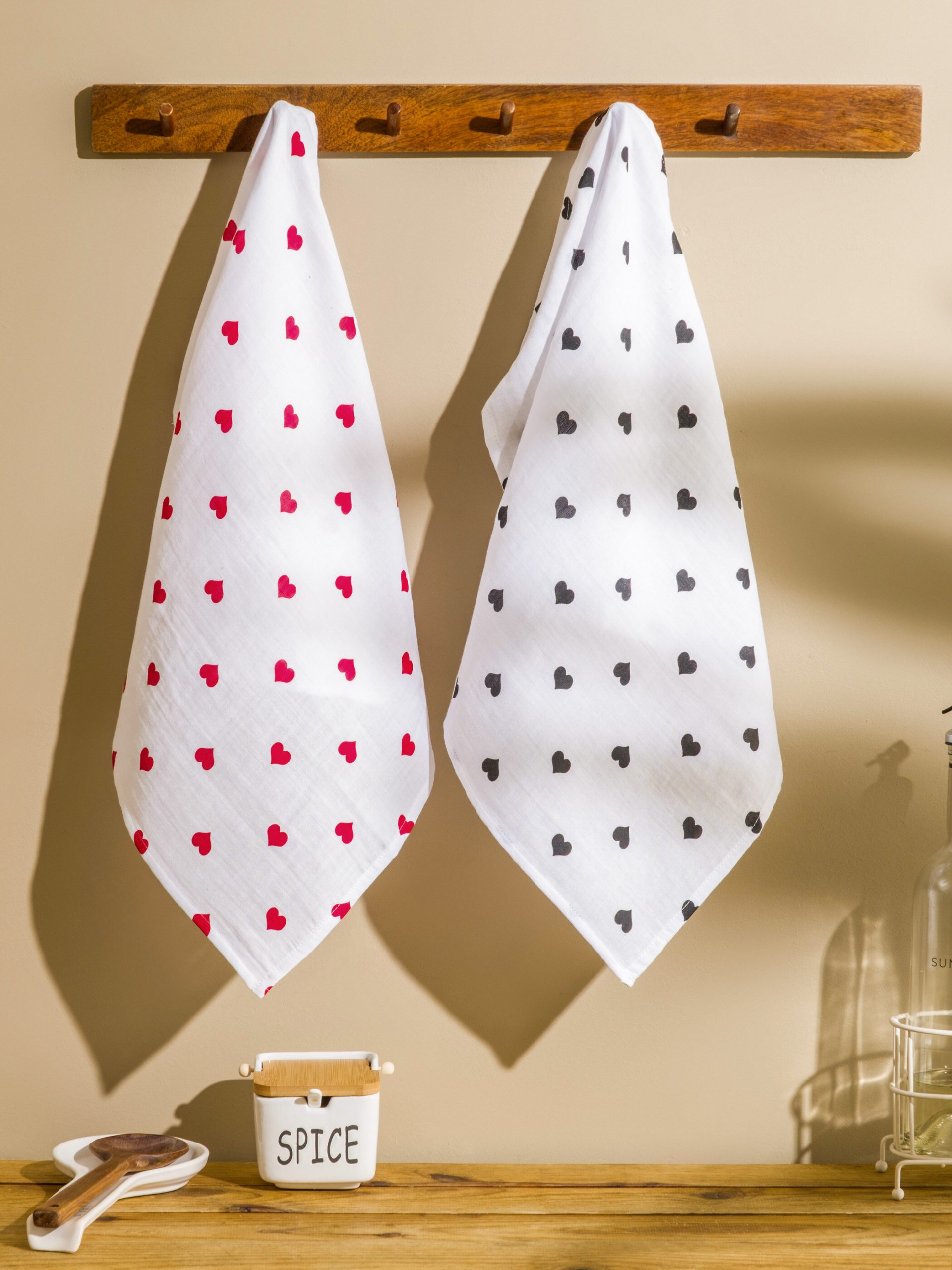 Set of Two Heart-Patterned Tea Towels