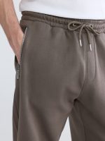 Men's Thick Jogger Sweatpants in a Regular Fit - Image 3