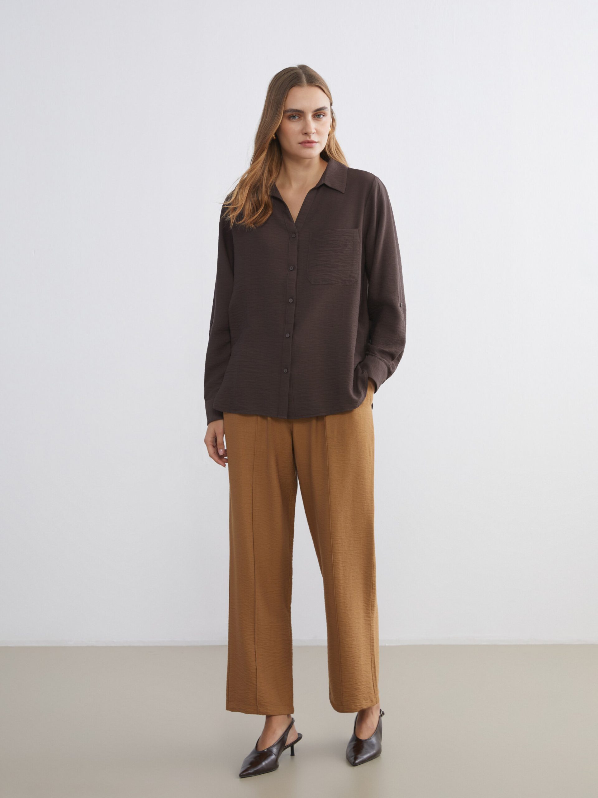 Women's Loose Fit Pleated Trousers