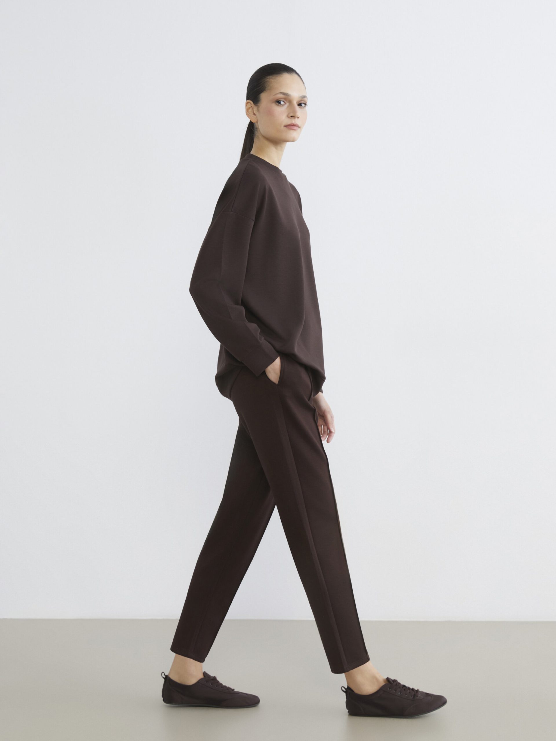 L_20261-S64453Z8-HMK-81-59-89-179_A.jpg Soft Touch Women's Joggers with Elastic Waistband - Image 1