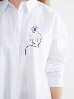 Striped Floral Embroidered Poplin Women's Shirt - Image 3