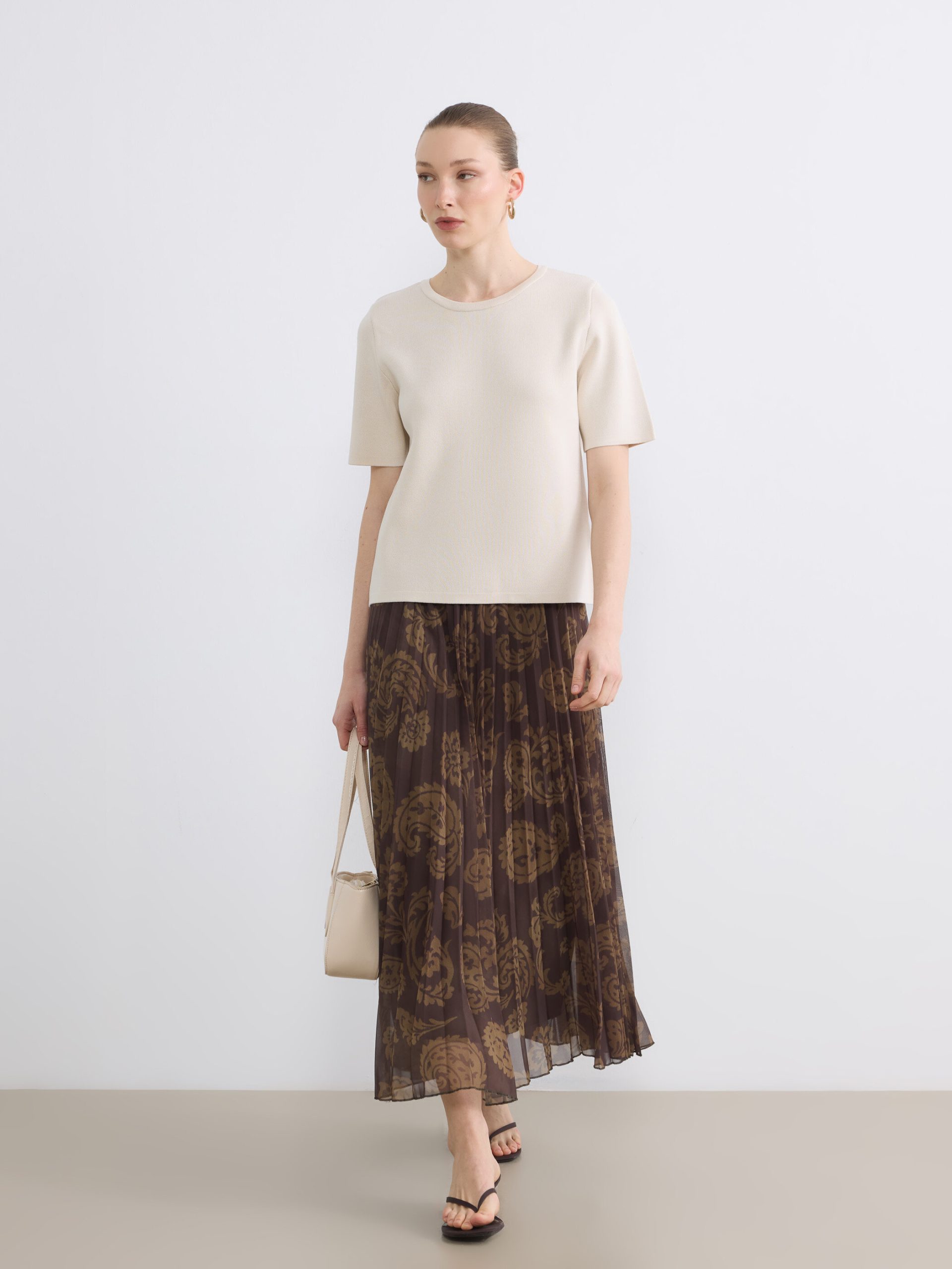 L_20261-S6A017Z8-LRR-83-60-90-176_A.jpg Elastic Waist Patterned Pleated Chiffon Skirt - Image 1
