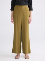 Effortless elegance meets everyday comfort in our wide-leg trousers with a flexible waistband. - Image 2
