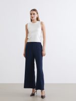 Effortless elegance meets everyday comfort in our wide-leg trousers with a flexible waistband. - Image 7