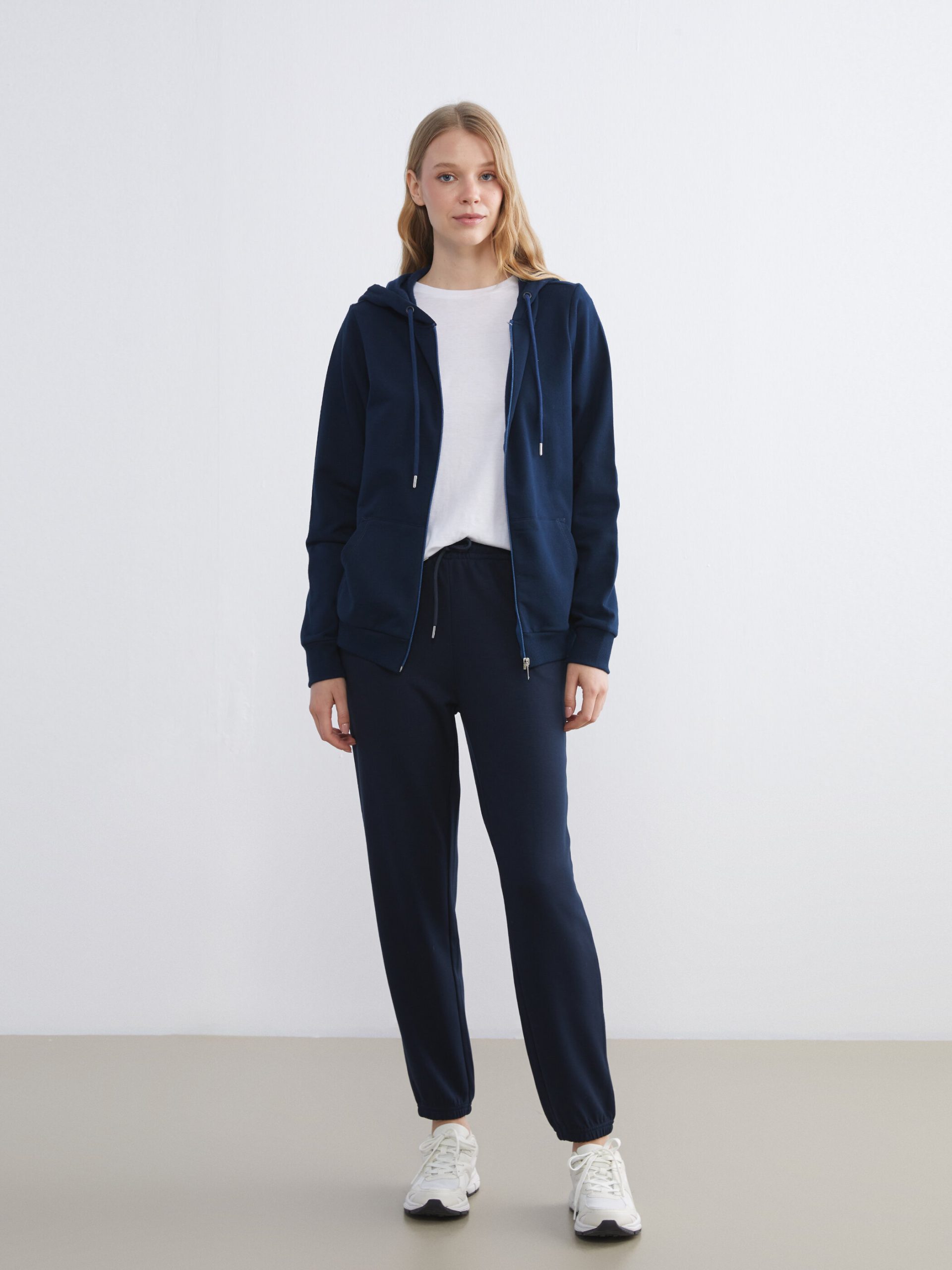 L_20261-S6CD39Z8-E1J-86-60-90-176_A.jpg Soft Touch Women's Jogger Sweatpants - Image 1