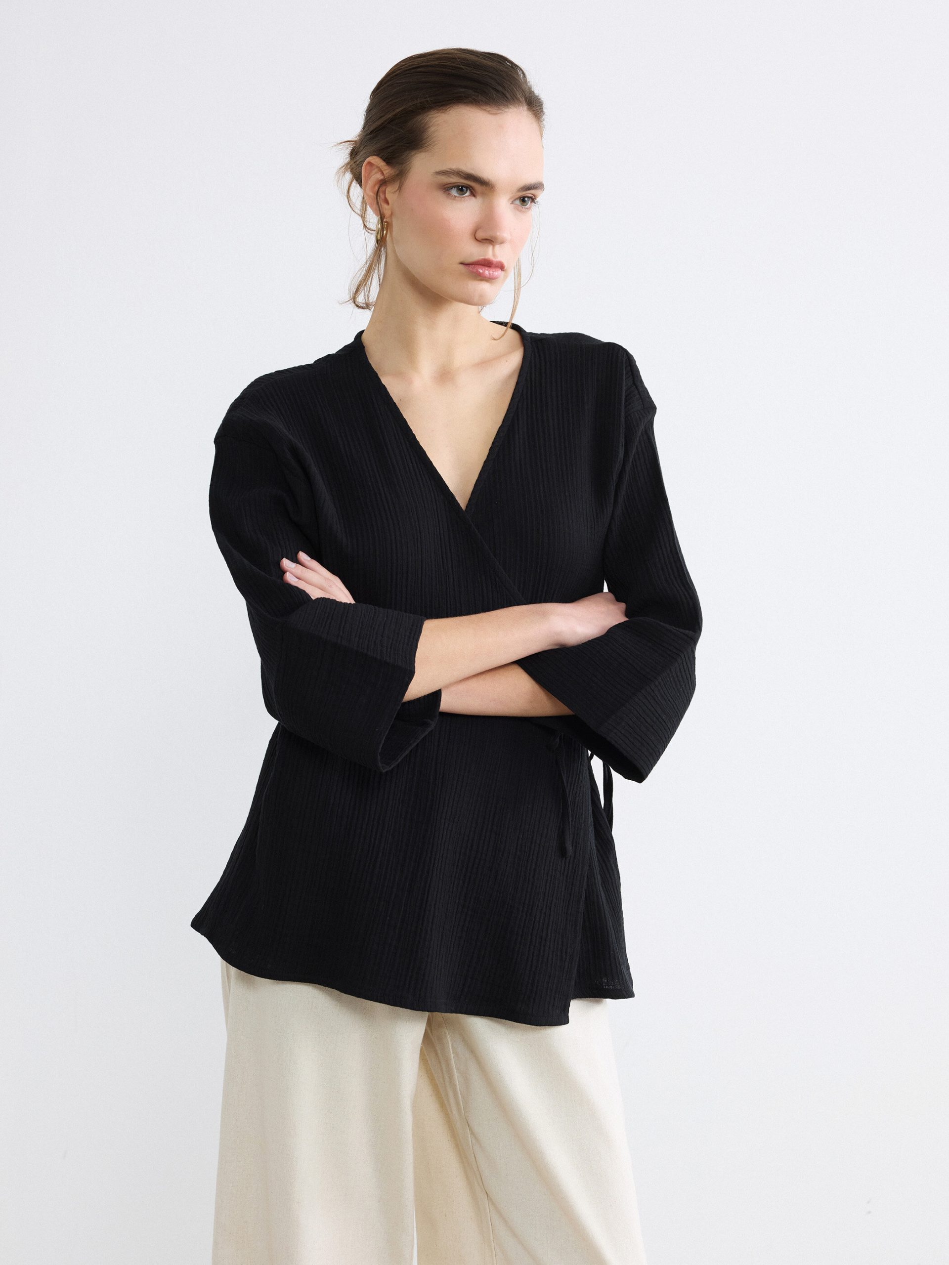 Textured Women's Kimono with a Wrap Collar