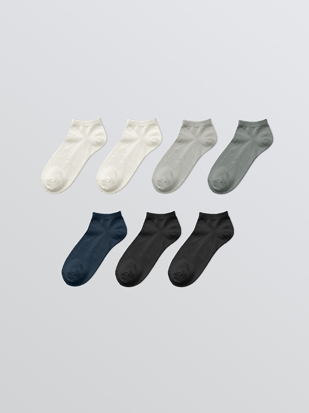 l_20261-s63167z8-k00_a.jpg Men's Bamboo Sneaker Socks 7-Pack - Image 1