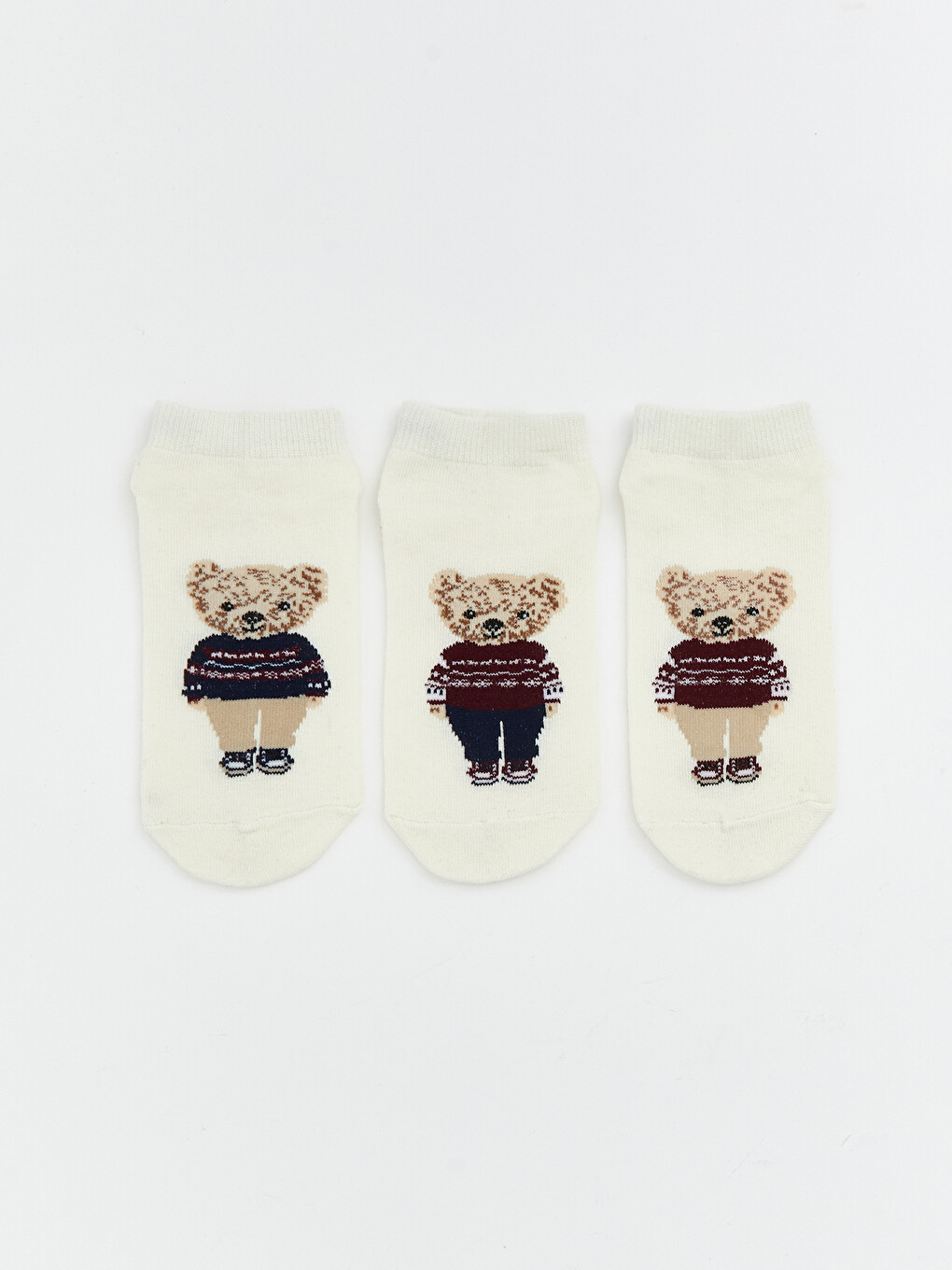 l_20261-s69391z8-fdu_a.jpg Women's Sneaker Socks with Teddy Bear Print - Set of 3 - Image 1