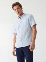 Men's Striped Shirt in a Regular Fit.