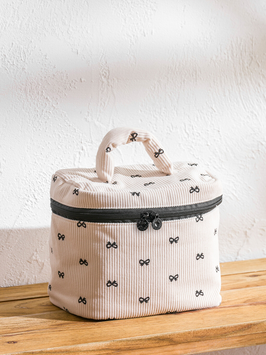 Bow Pattern Makeup Bag