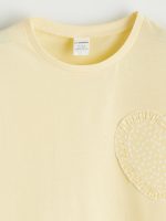Crew Neck Heart Detailed Girls' T-Shirt - Image 3
